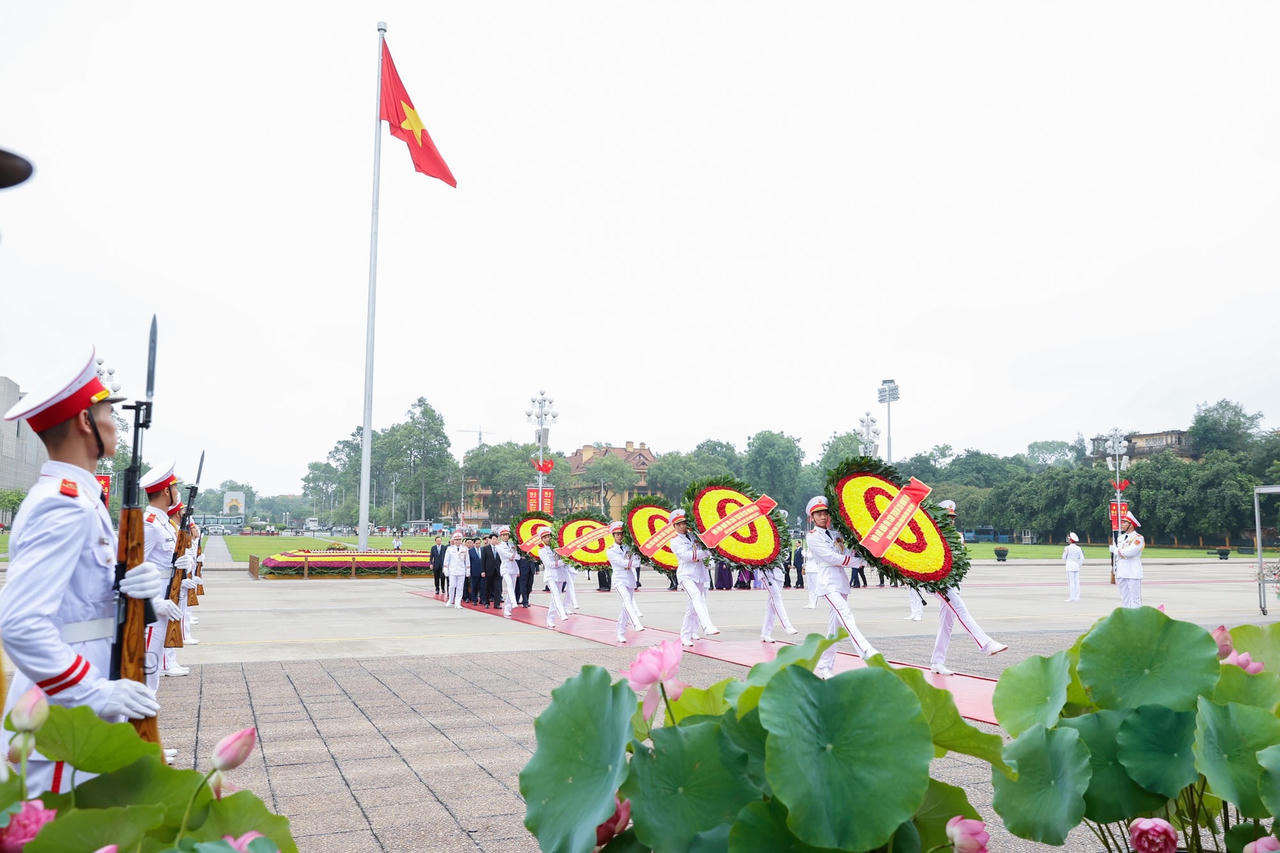Tổ chức lễ viếng Chủ tịch Hồ Chí Minh và tưởng niệm các Anh hùng liệt sĩ dịp Tết Bính Ngọ 2026