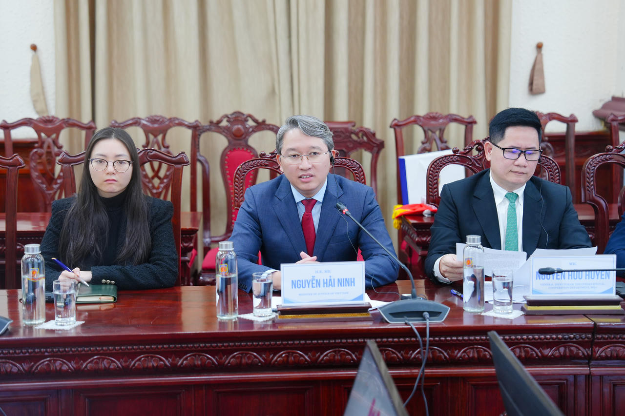 Bộ trưởng Nguyễn Hải Ninh phát biểu tại buổi tiếp.