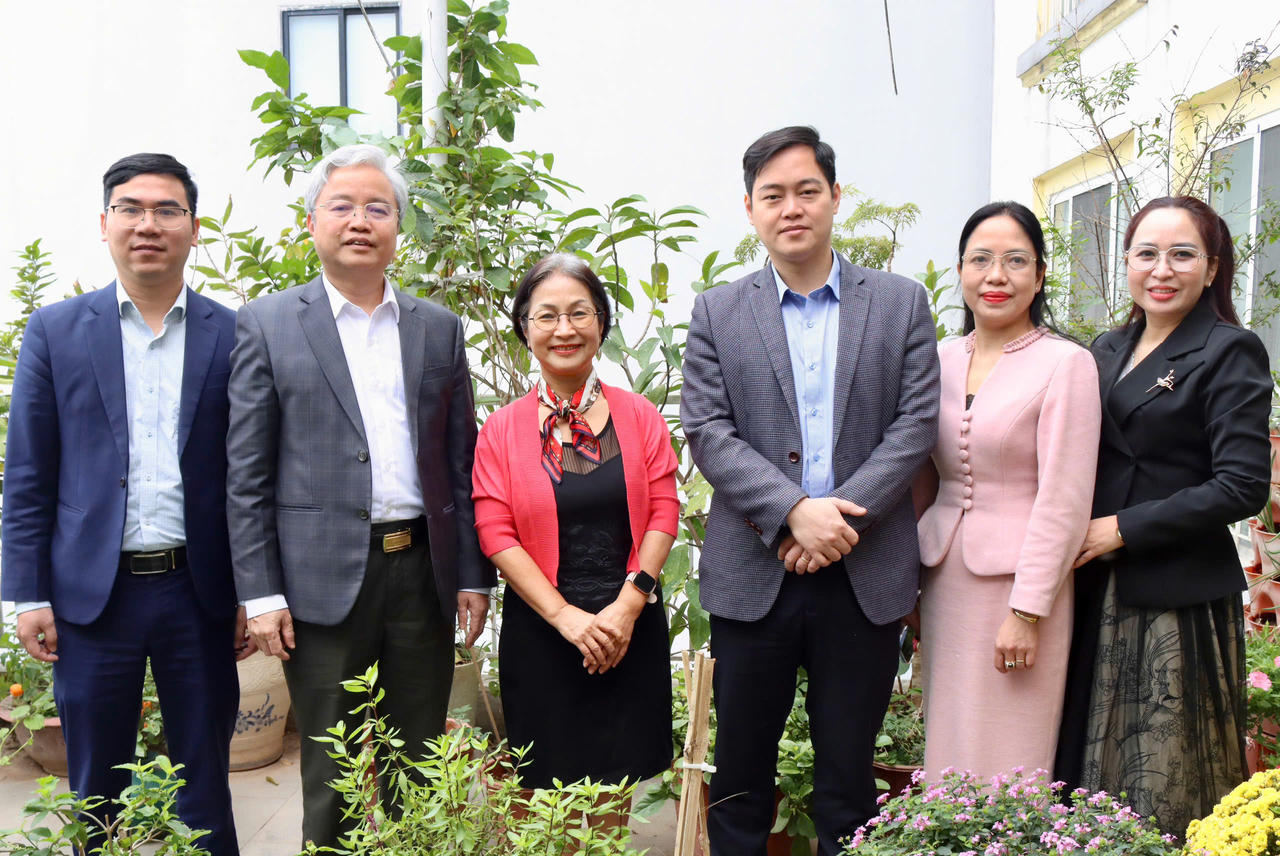 Lãnh đạo Bộ Tư pháp thăm, chúc Tết gia đình các đồng chí nguyên lãnh đạo Bộ