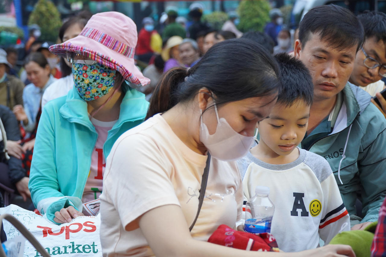 Saigon Co.op tổ chức 20 chuyến xe, đưa 900 lao động khó khăn về quê đón Tết