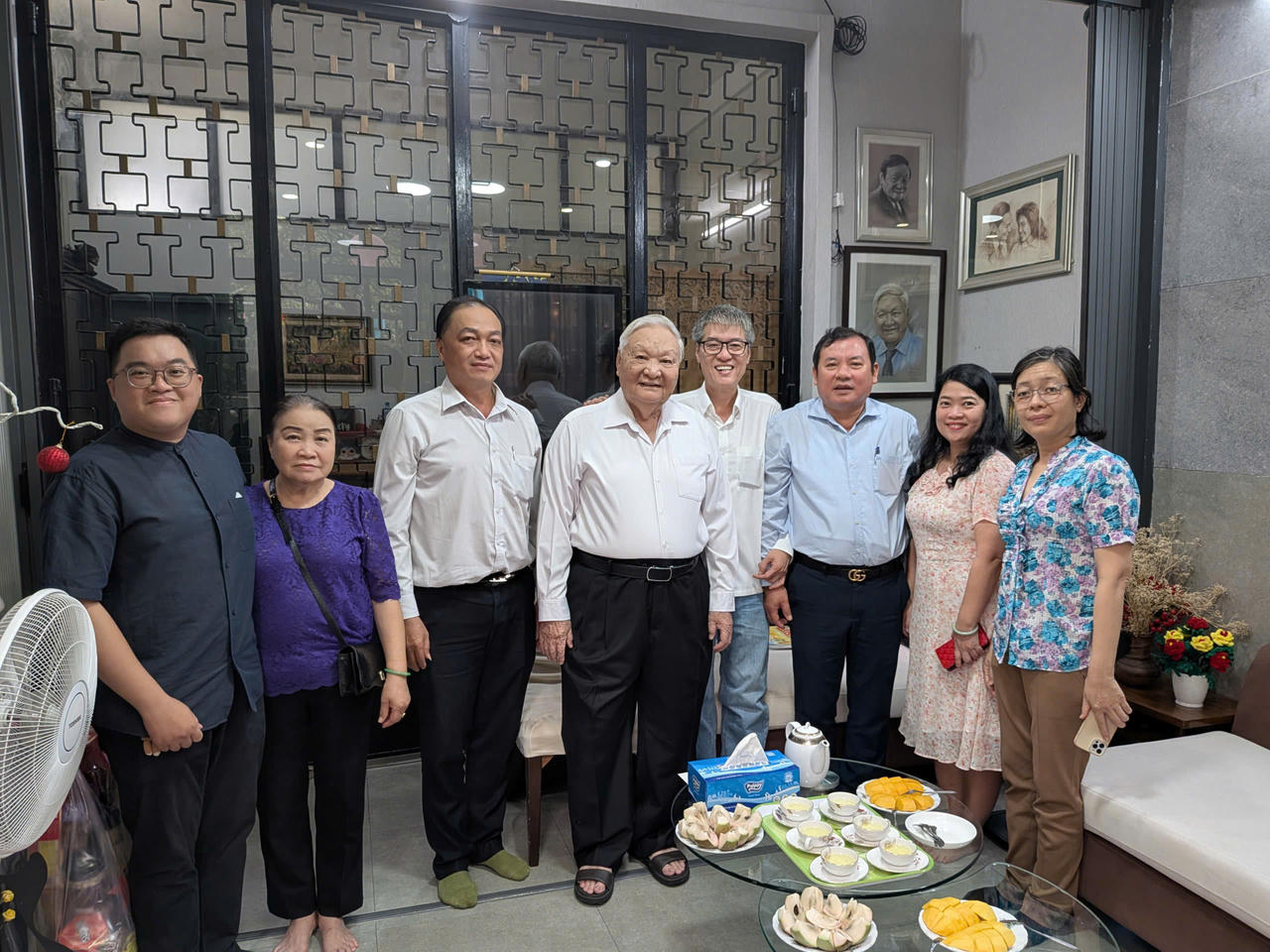 Lãnh đạo Bộ Tư pháp thăm, chúc Tết gia đình các đồng chí nguyên lãnh đạo Bộ