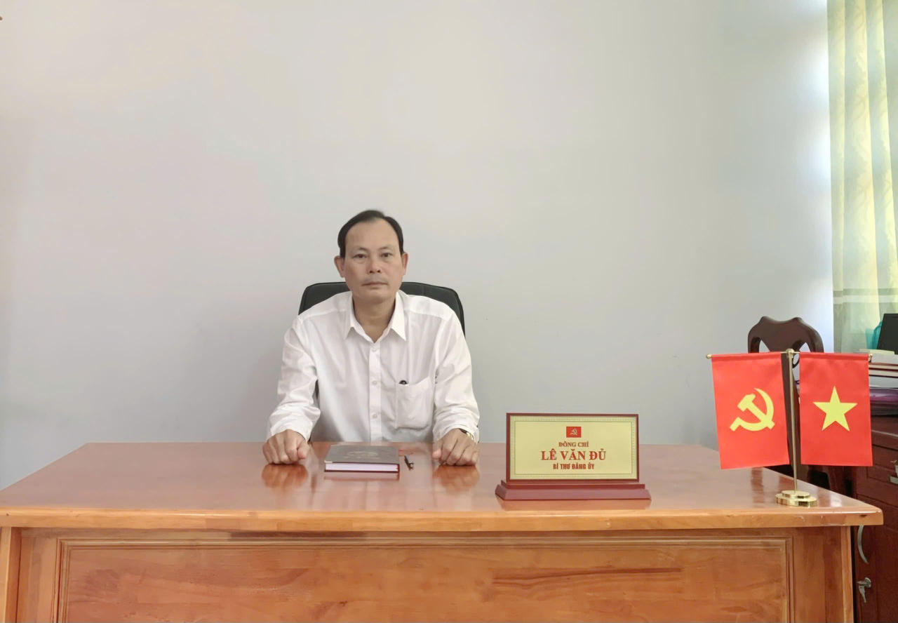 Ông Lê Văn Đủ - Bí thư Đảng ủy xã Vĩnh Thuận.