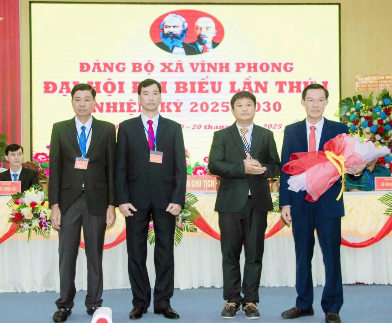 Sự thành công của Đại hội đại biểu Đảng bộ xã Vĩnh Phong lần thứ I, nhiệm kỳ 2025 - 2030 đã khẳng định sự thống nhất cao trong ý chí và hành động.