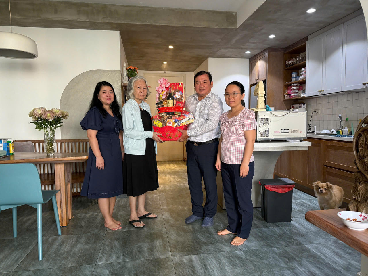 Lãnh đạo Bộ Tư pháp thăm, chúc Tết gia đình các đồng chí nguyên lãnh đạo Bộ