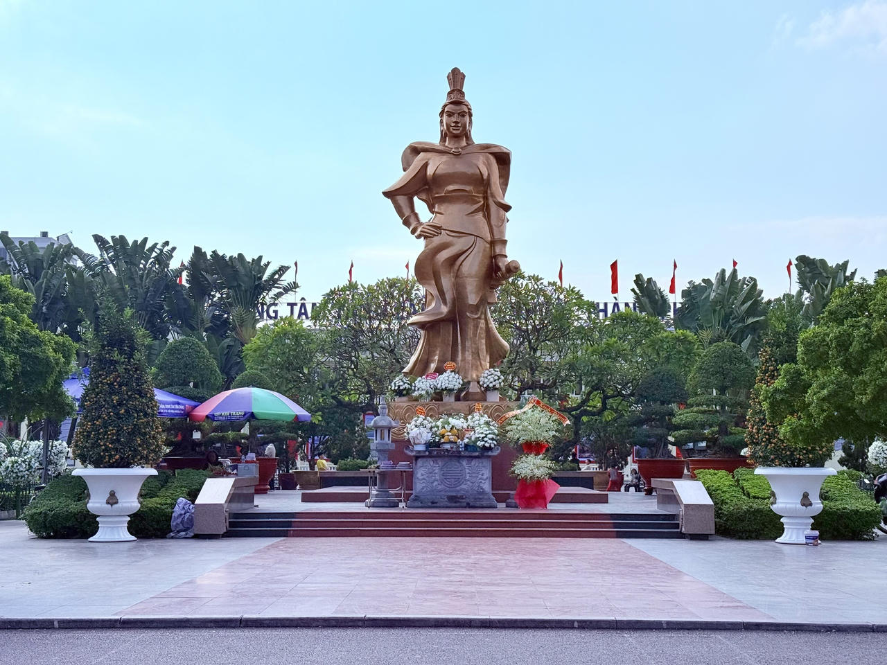 'Check-in' Hải Phòng tại quảng trường Trung tâm Chính trị – Hành chính bên bờ Bắc Sông Cấm