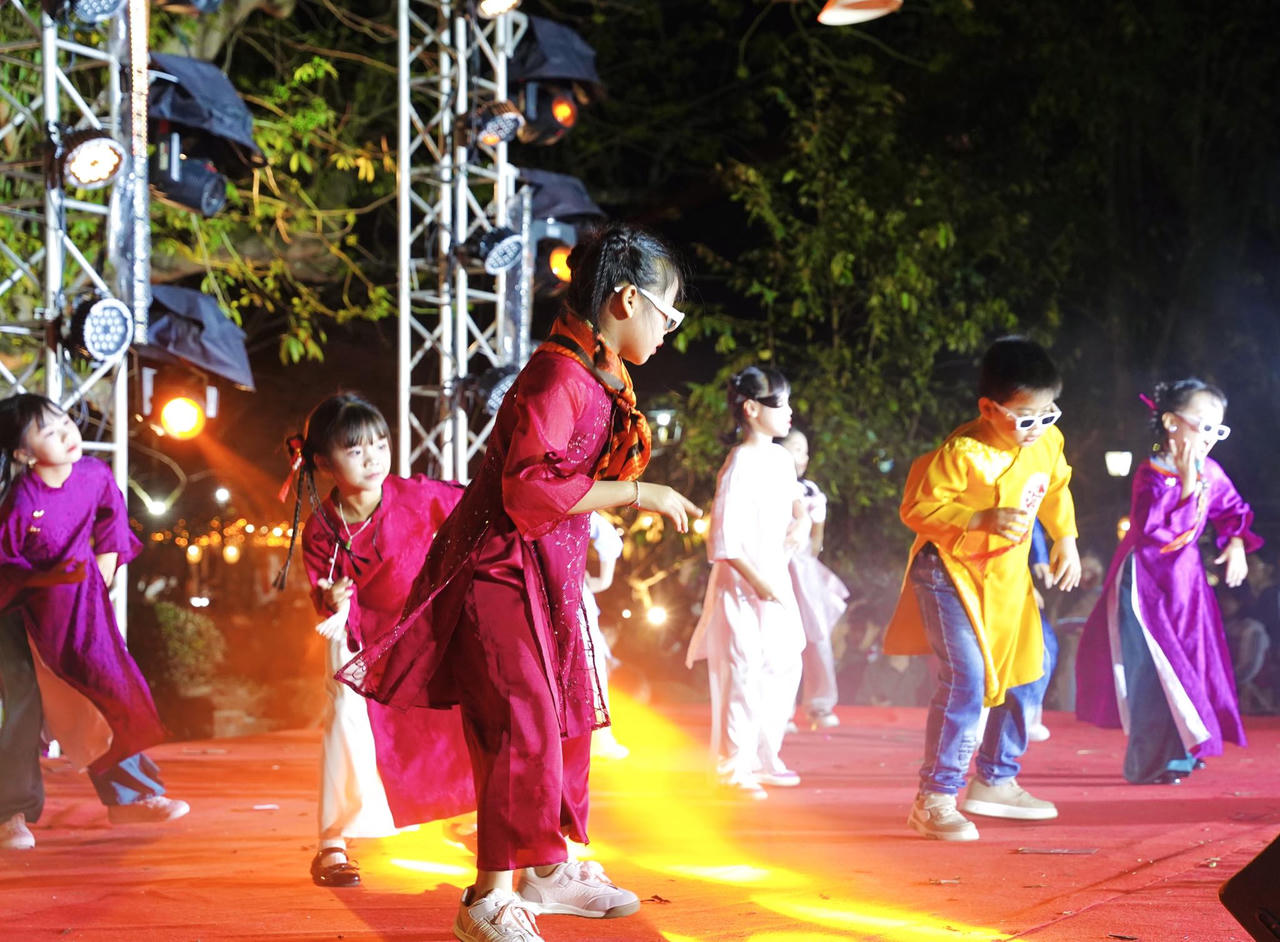 Tiết mục văn nghệ vui nhộn, đặc sắc được dàn dựng công phu.