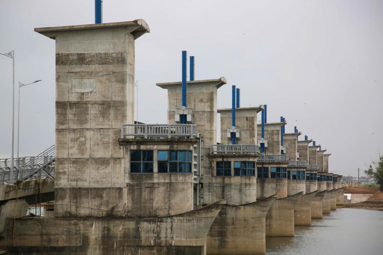 Thông xe đập dâng hạ lưu sông Trà Khúc, tăng kết nối giao thông đôi bờ Quảng Ngãi