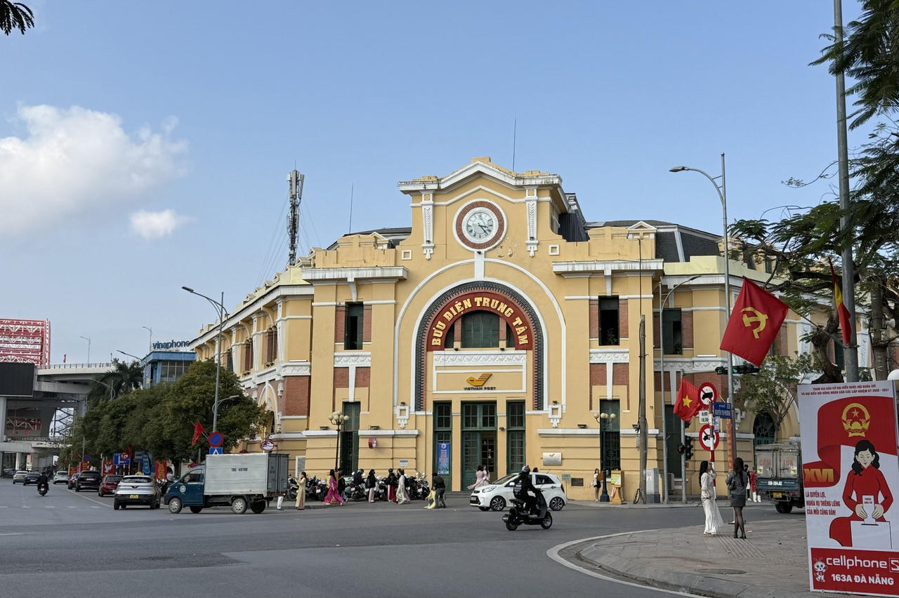 Bưu điện Hải Phòng với kiến trúc Pháp đặc trưng cũng là địa điểm được nhiều người lựa chọn.