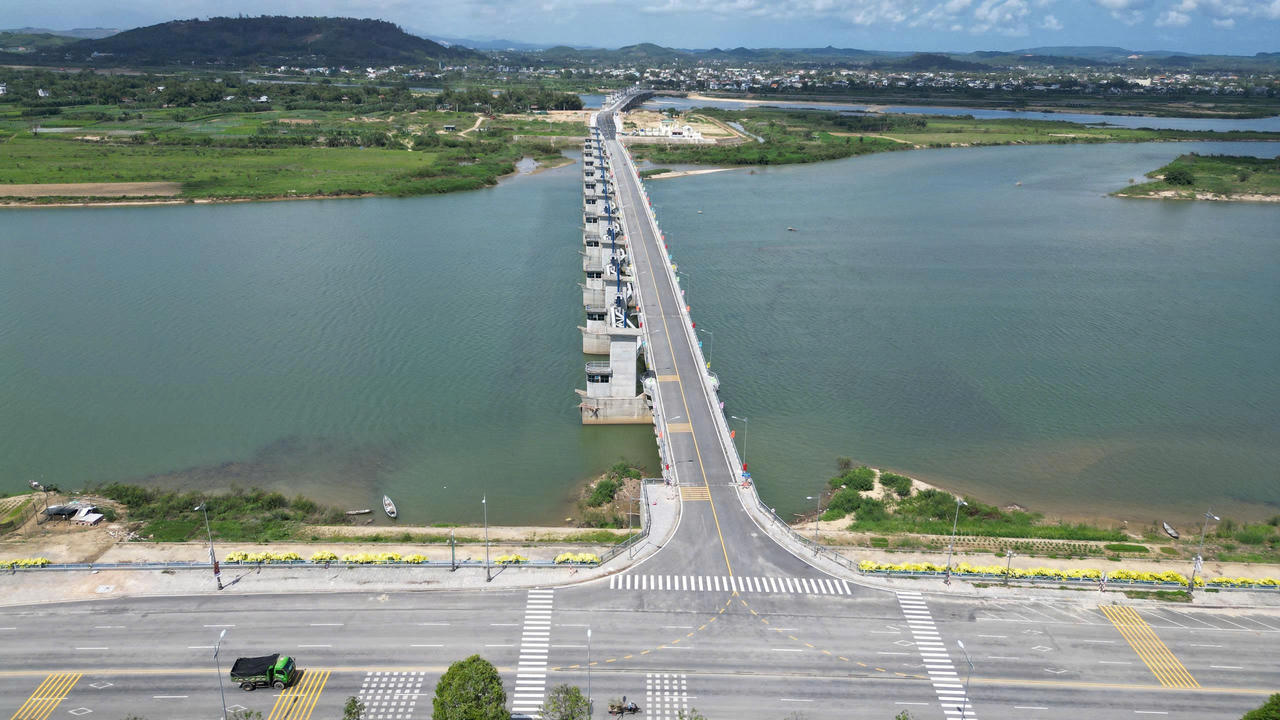 Thông xe đập dâng hạ lưu sông Trà Khúc, tăng kết nối giao thông đôi bờ Quảng Ngãi