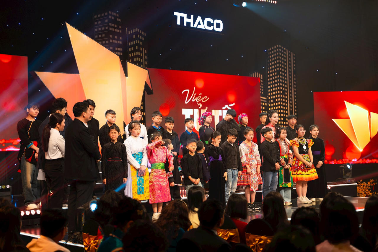 Các học trò của thầy Nguyễn Văn Diện xuất hiện trong chương trình (ảnh M.Liên).