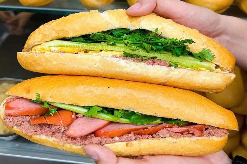 Bộ Y tế vào cuộc vụ người dân nghi ngộ độc sau ăn bánh mì