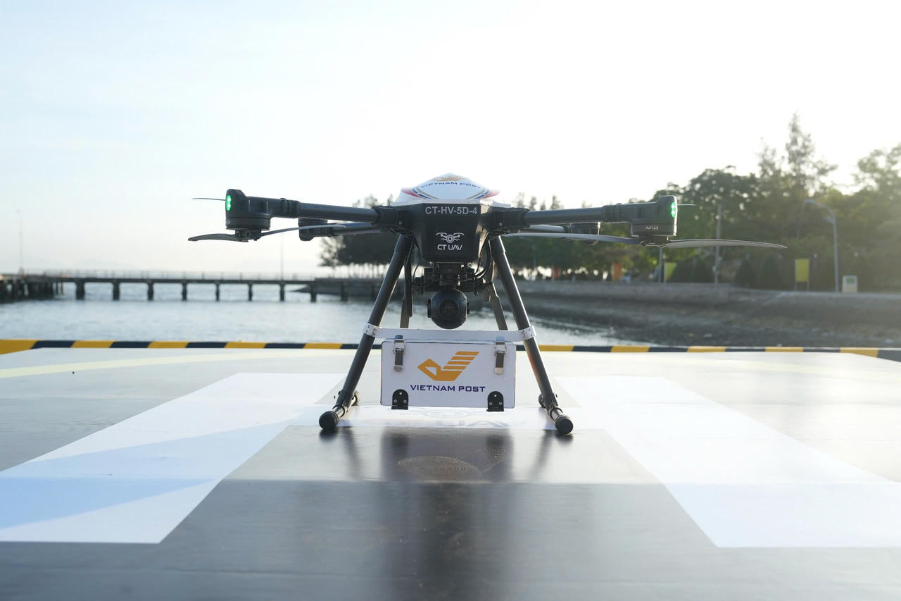 Khai trương tuyến vận chuyển bưu chính bằng UAV kết nối Cần Giờ - Vũng Tàu