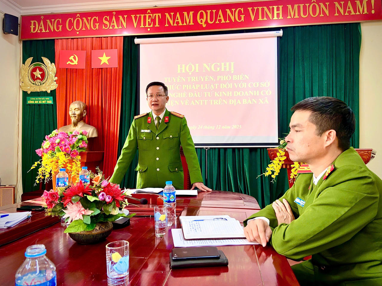 Dưới sự lãnh đạo của Thượng tá Vũ Ngọc Hùng - Trưởng Công an xã Mỹ Thái đã triệt phá được nhiều vụ án lớn.