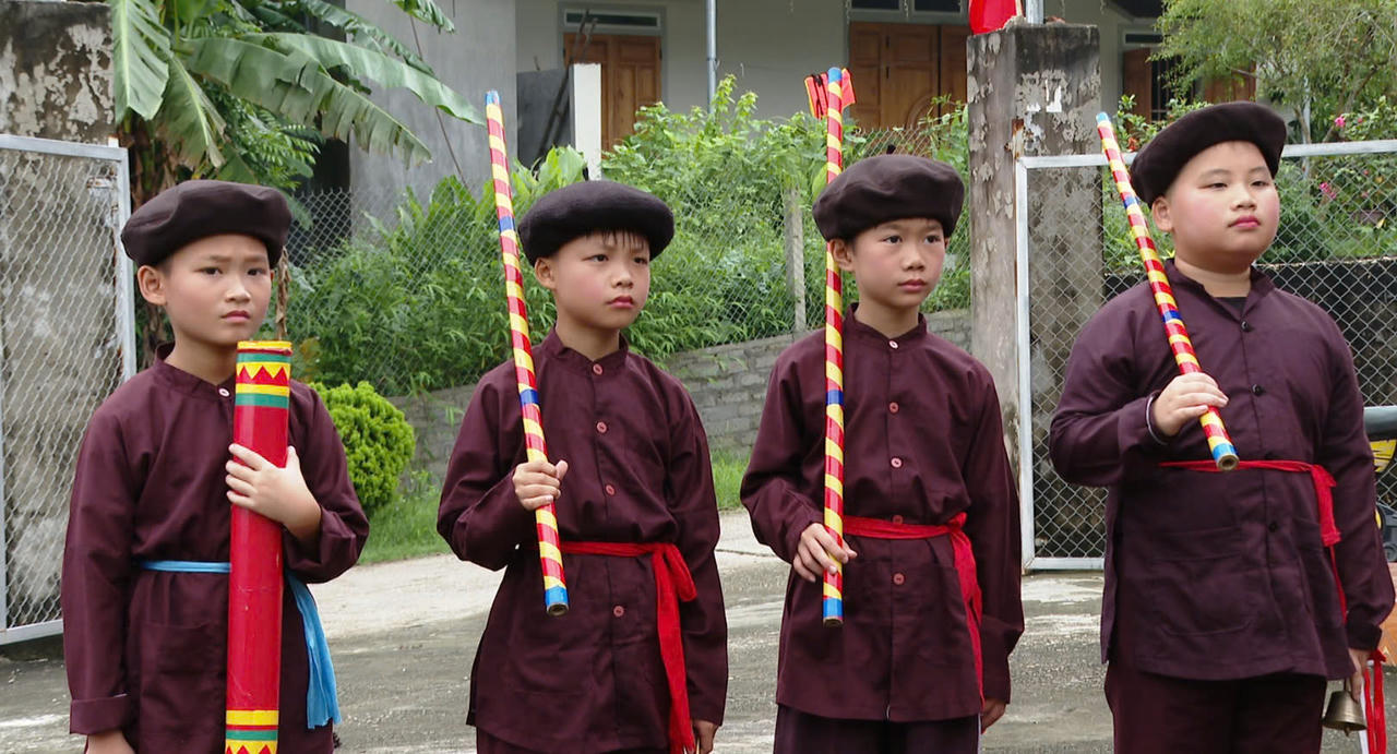 Hát Sình ca được nối tiếp từ thế hệ này sang thế hệ khác.