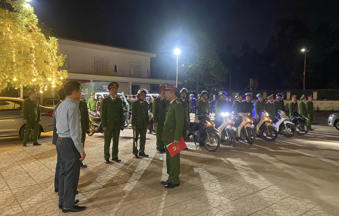 Đồng chí Trưởng Công an xã cùng toàn bộ lực lượng Công an xã cam kết sẽ quyết tâm hoàn thành tốt nhiệm vụ được giao.