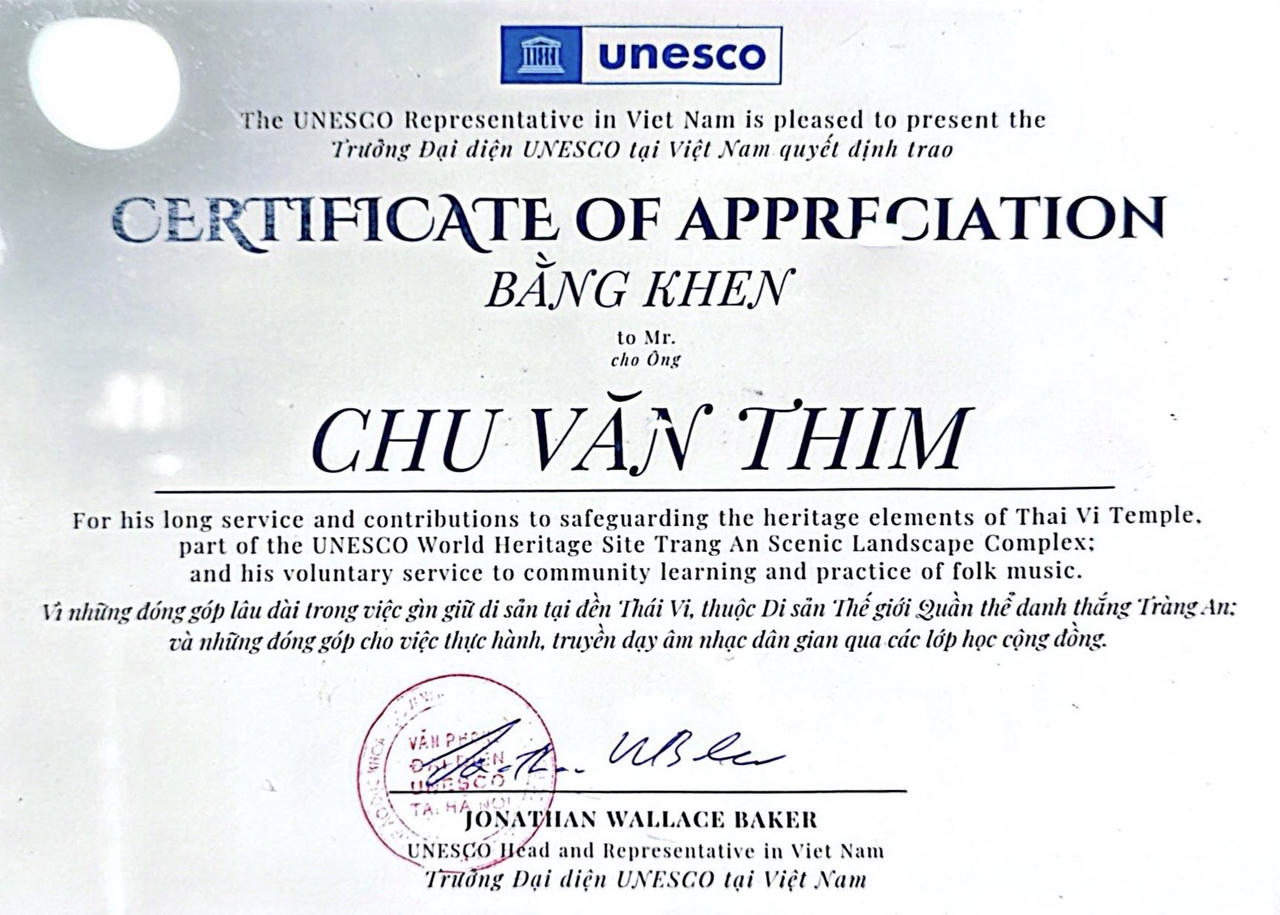 Xuân Bính Ngọ về miền Cố đô chiêm bái đền Thái Vi có đôi ngựa đá cổ