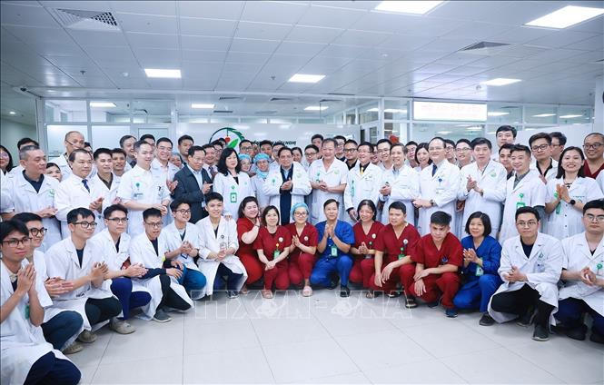 Thủ tướng Phạm Minh Chính thăm, chúc Tết cán bộ, bác sĩ, nhân viên y tế Bệnh viện hữu nghị Việt Đức. Ảnh: Dương Giang/TTXVN