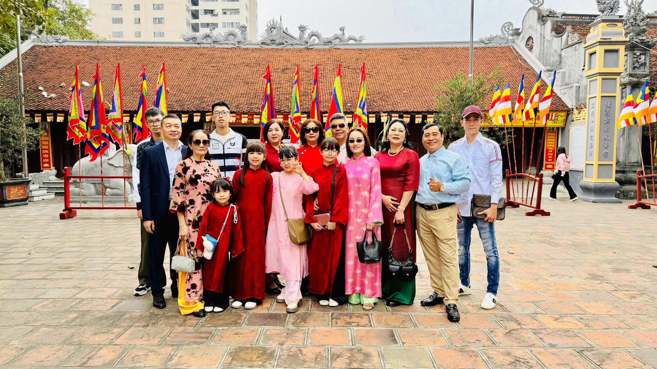 Mùng 2 Tết Bính Ngọ 2026: Xuất hành giờ nào, đi hướng nào để đón tài lộc, bình an?