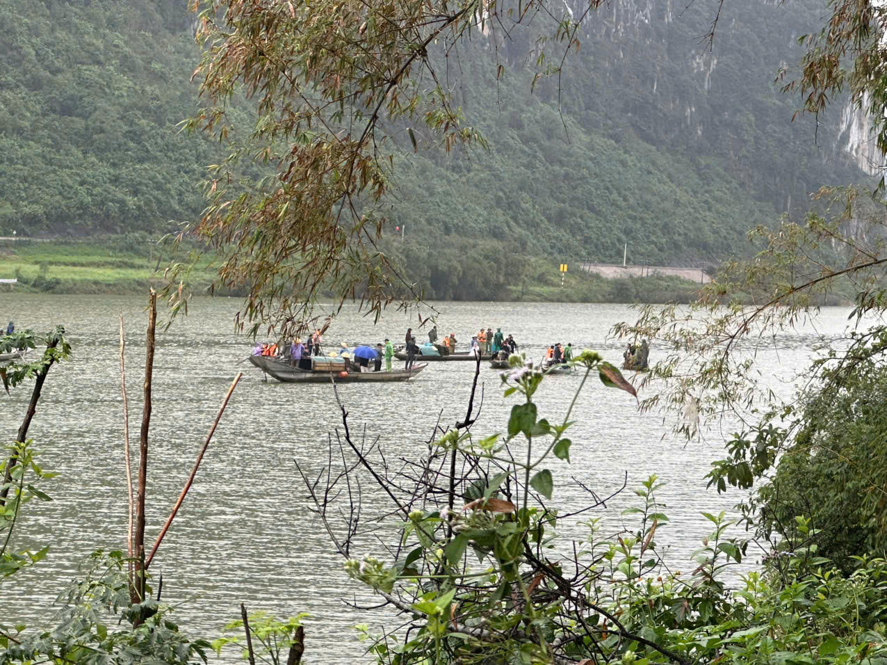 Khu vực xảy ra vụ lật đò trên sông Gianh, đoạn qua địa bàn xã Tuyên Bình và xã Tuyên Hóa.
