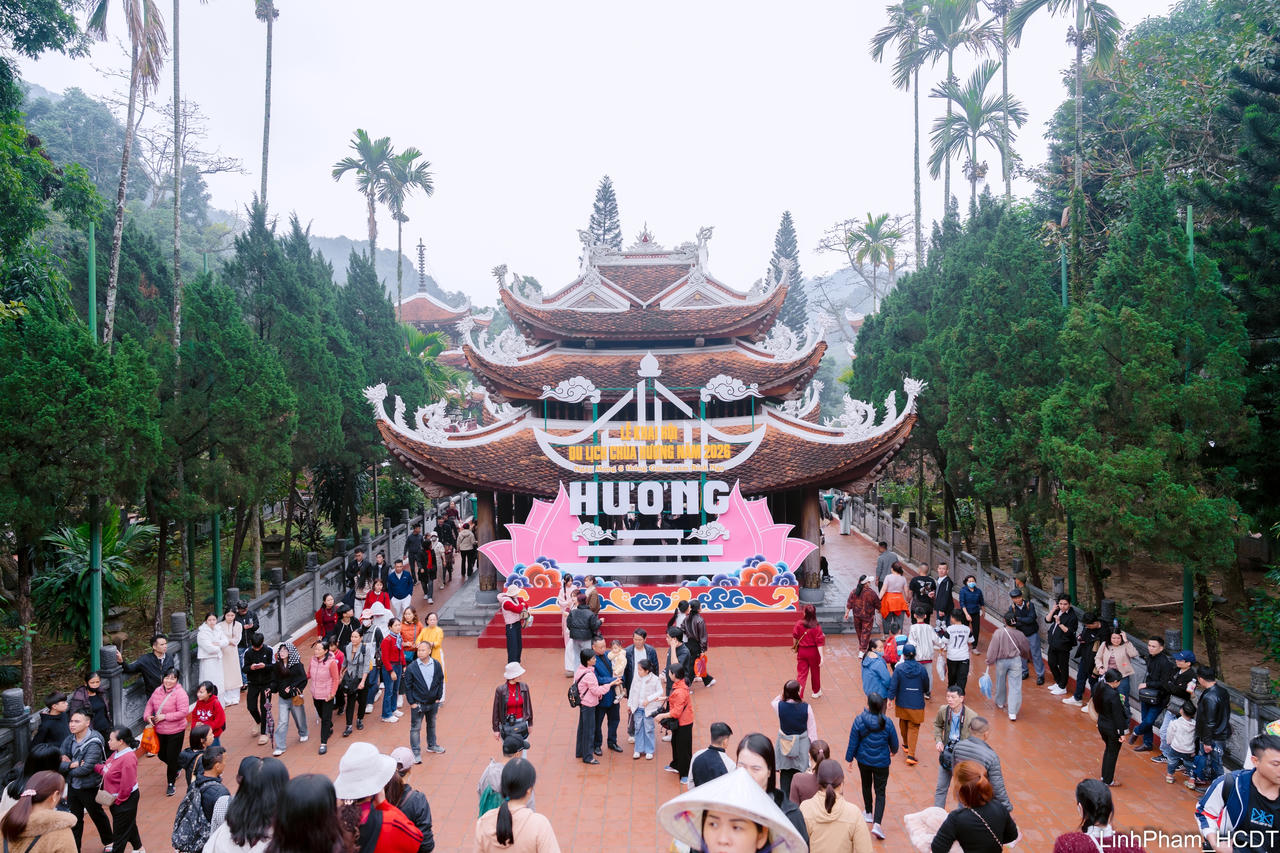 Chủ tịch UBND TP Hà Nội kiểm tra công tác chuẩn bị Lễ hội Chùa Hương 2026