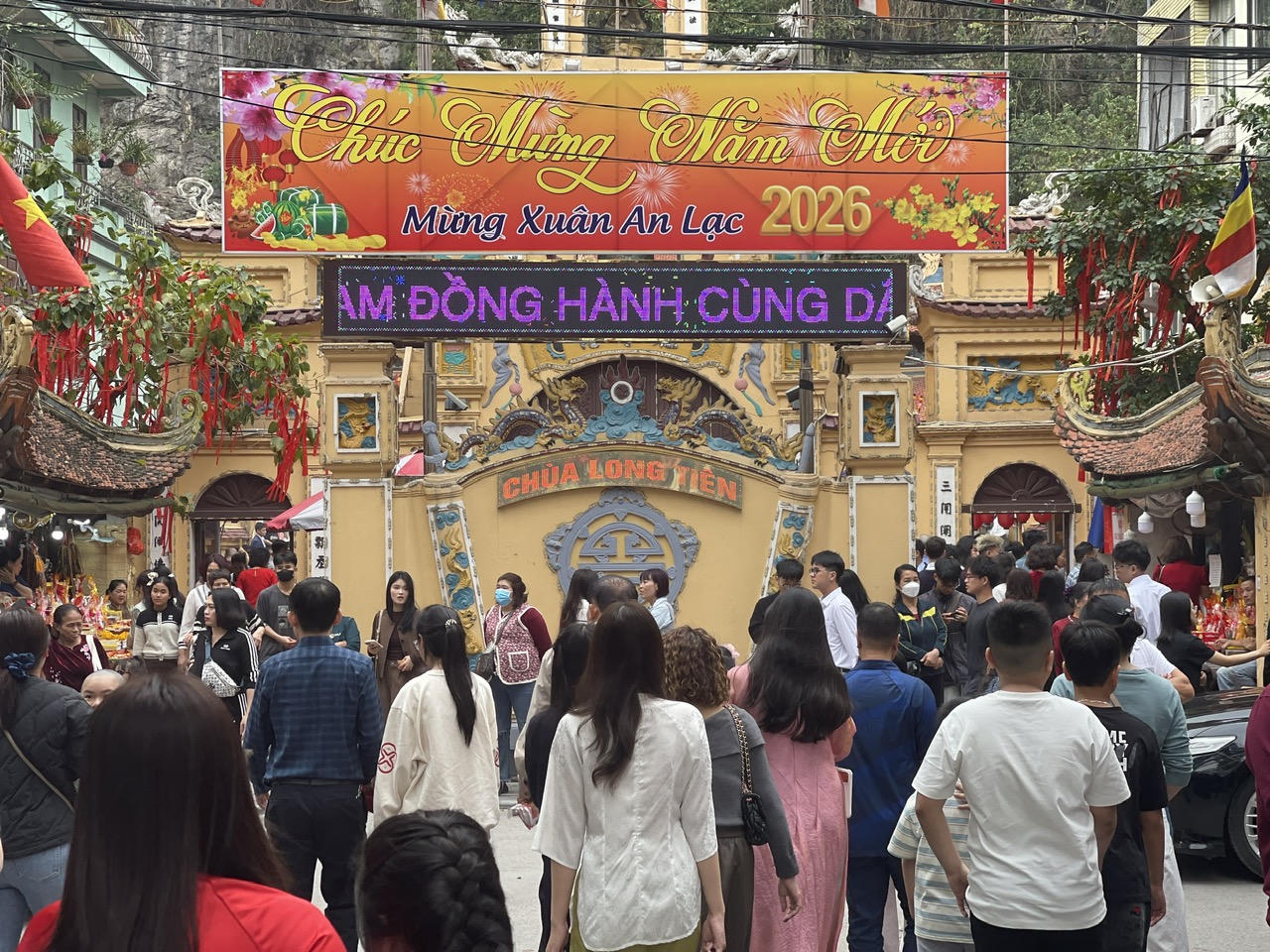 Ngành du lịch Quảng Ninh đón tín hiệu tích cực từ những ngày đầu năm Bính Ngọ 2026.