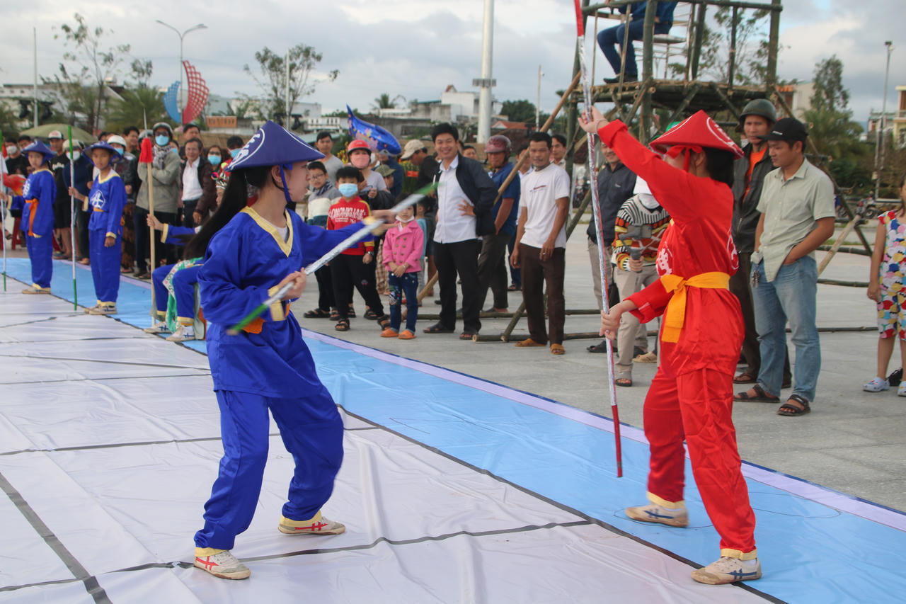 Càng về sau, khi các quân cờ càng thưa dần cũng là lúc cuộc cờ thêm căng thẳng. (Ảnh: Đình Phùng)