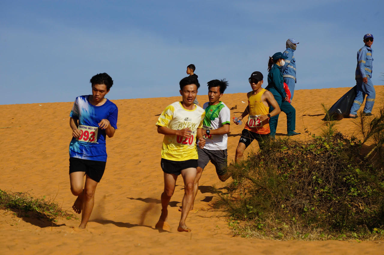 Không chỉ là sân chơi thể thao, giải chạy còn là&nbsp;hành trình thử thách ý chí, sức bền và tinh thần vượt qua giới hạn bản thân của các vận động viên.