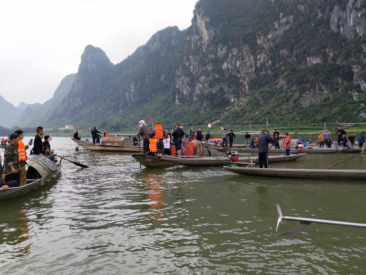 Lực lượng chức năng tìm thấy thi thể ông Nguyễn Văn T., vào khoảng 10 giờ sáng nay.
