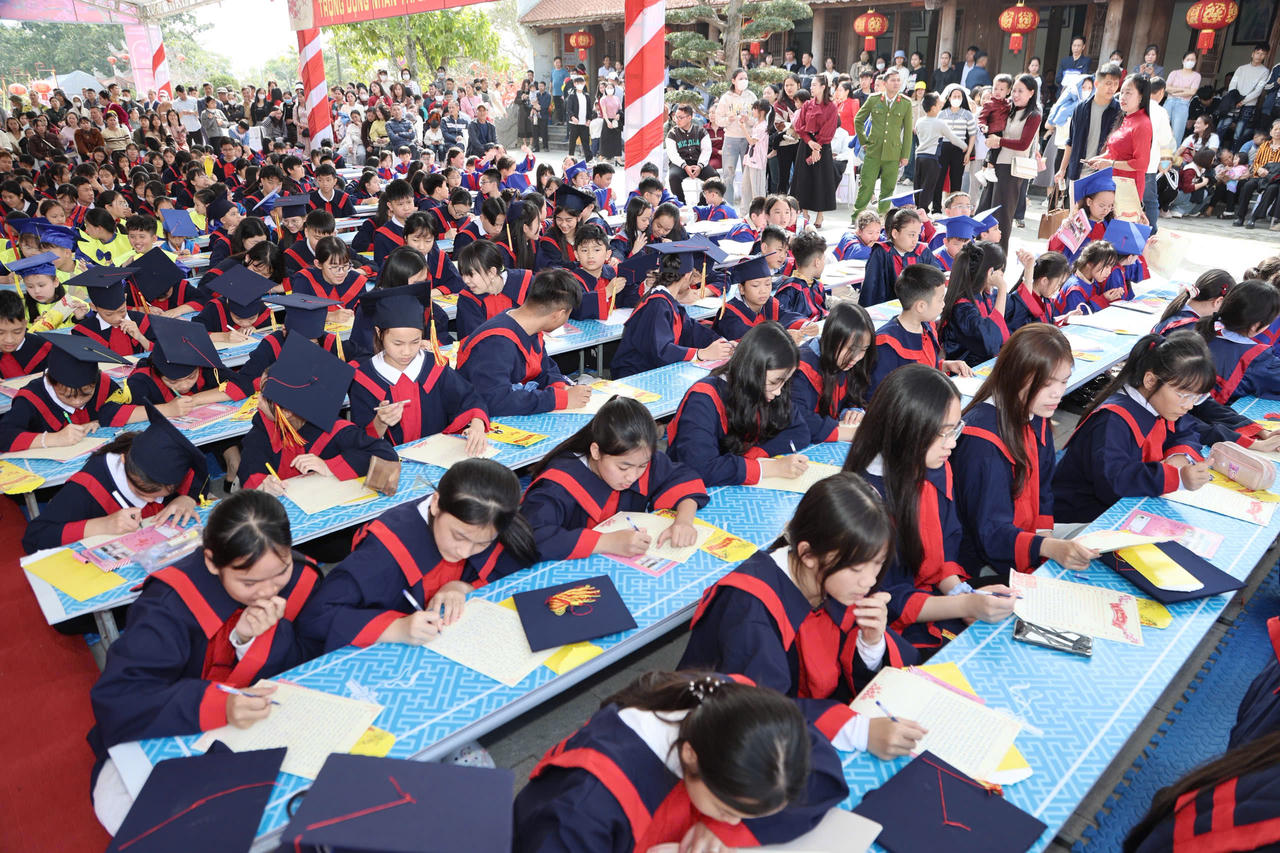 Lễ Khai bút Xuân Bính Ngọ 2026 tại Khu tưởng niệm Vương triều Mạc
