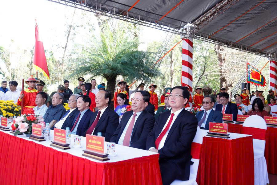 Ông Hồ Quốc Dũng, Ủy viên Ban Chấp hành Trung ương Đảng, Phó Thủ tướng Chính phủ, cùng các lãnh đạo chủ chốt của tỉnh Gia Lai tham dự buổi lễ.