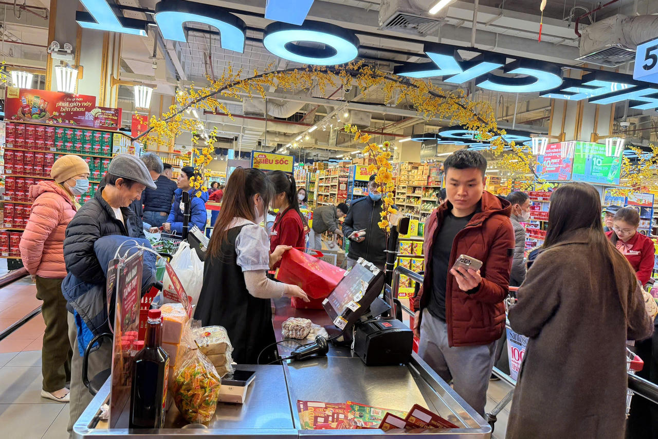 Mùng 5 Tết: Thị trường “vào guồng”, hàng hóa dồi dào, giá ổn định Mùng 5 Tết: Thị trường “vào guồng”, hàng hóa dồi dào, giá ổn định