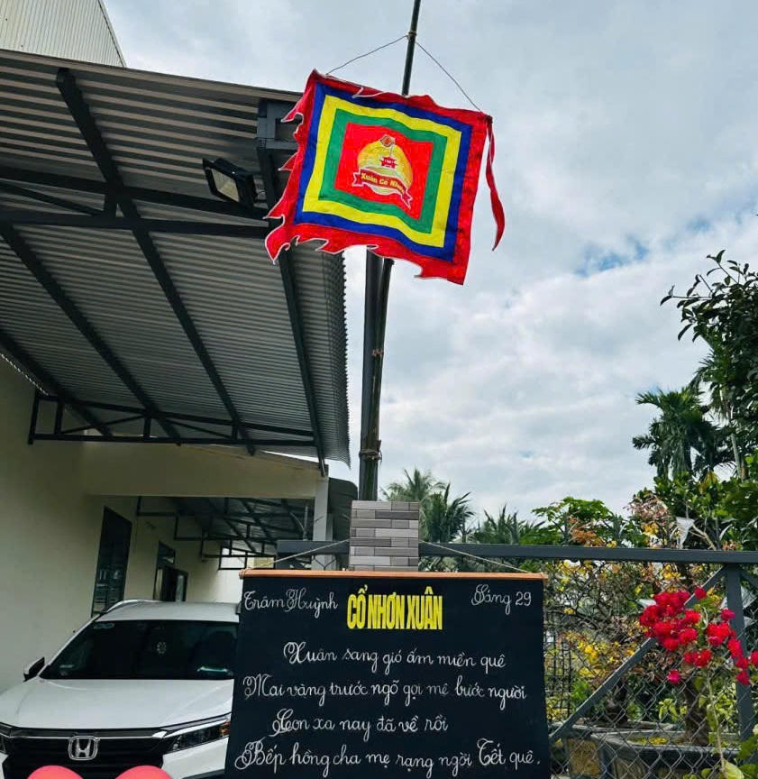 Nhiều người bán tịch thường treo câu thai trước nhà rồi bàn, luận về thai để thu hút người mua. 