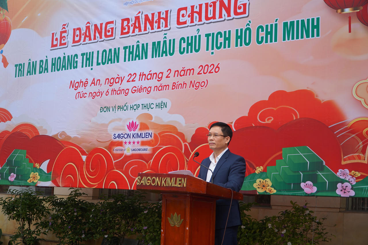 Ông Lê Đức Hải - Phó Chủ tịch Thường trực Hiệp hội Du lịch Nghệ An - phát biểu khai mạc buổi lễ. Ảnh: Tuyết Lan