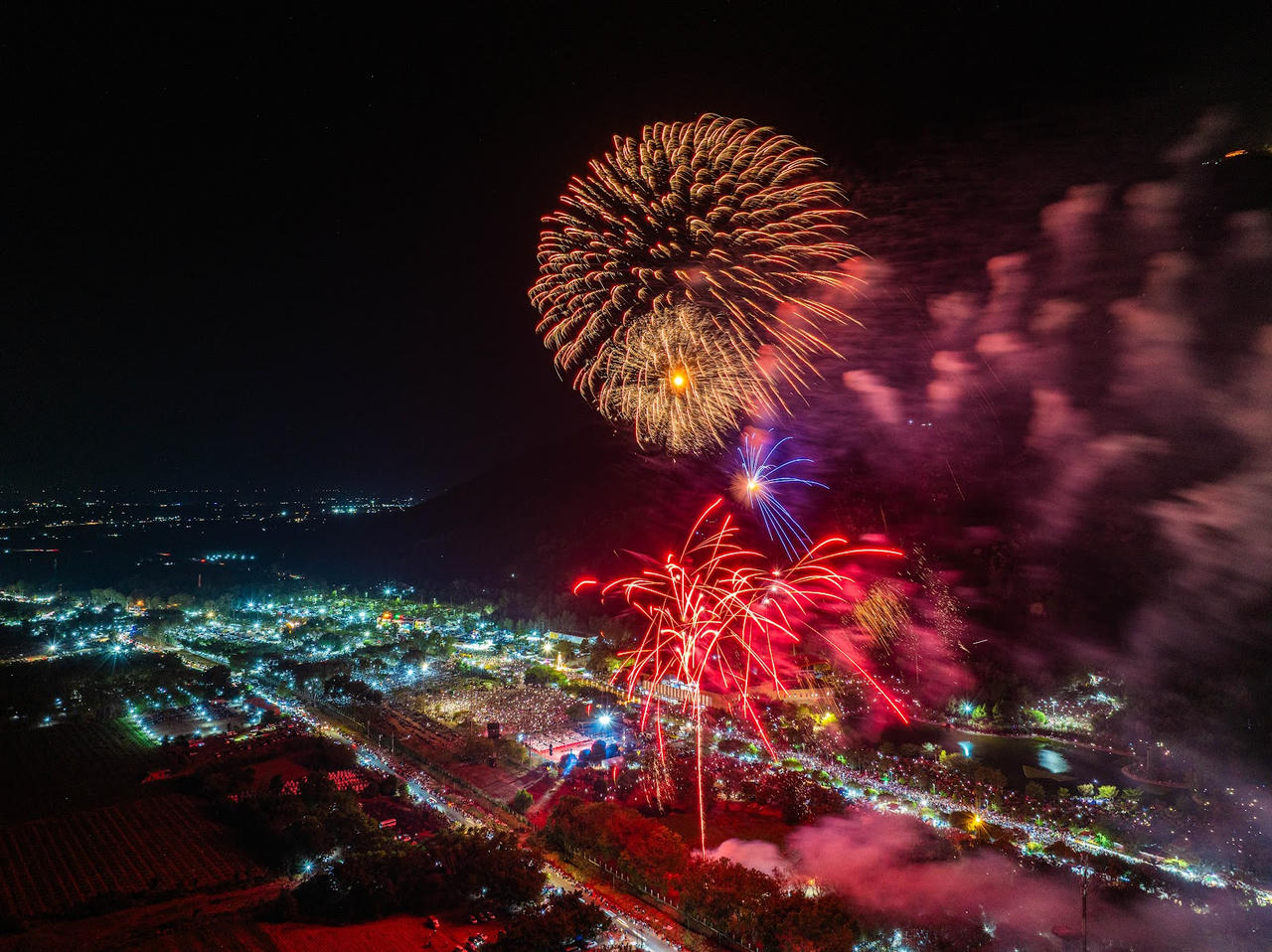 Gần 157.000 lượt khách đi cáp treo lên núi Bà Đen trong ngày Khai mạc Hội xuân