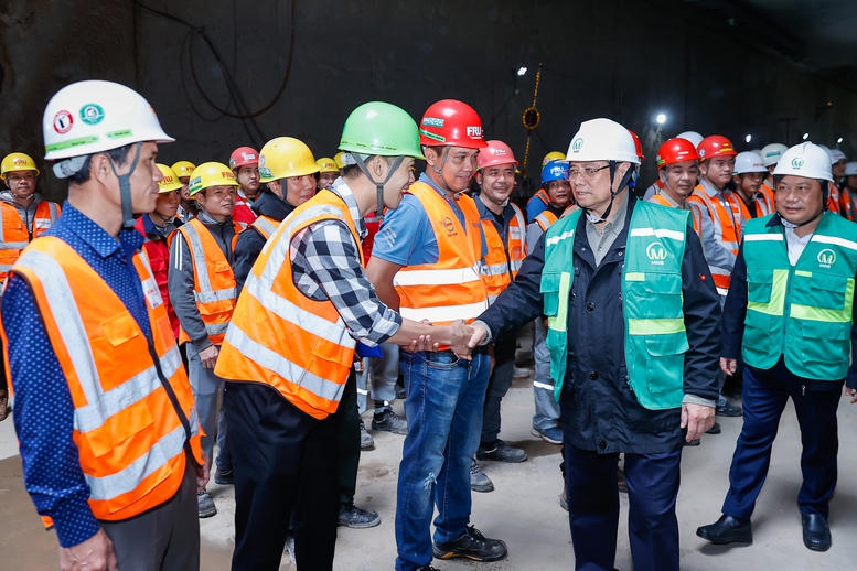 Thủ tướng: Tốc độ triển khai đường sắt đô thị thời gian tới phải gấp hàng chục lần những năm qua- Ảnh 2.