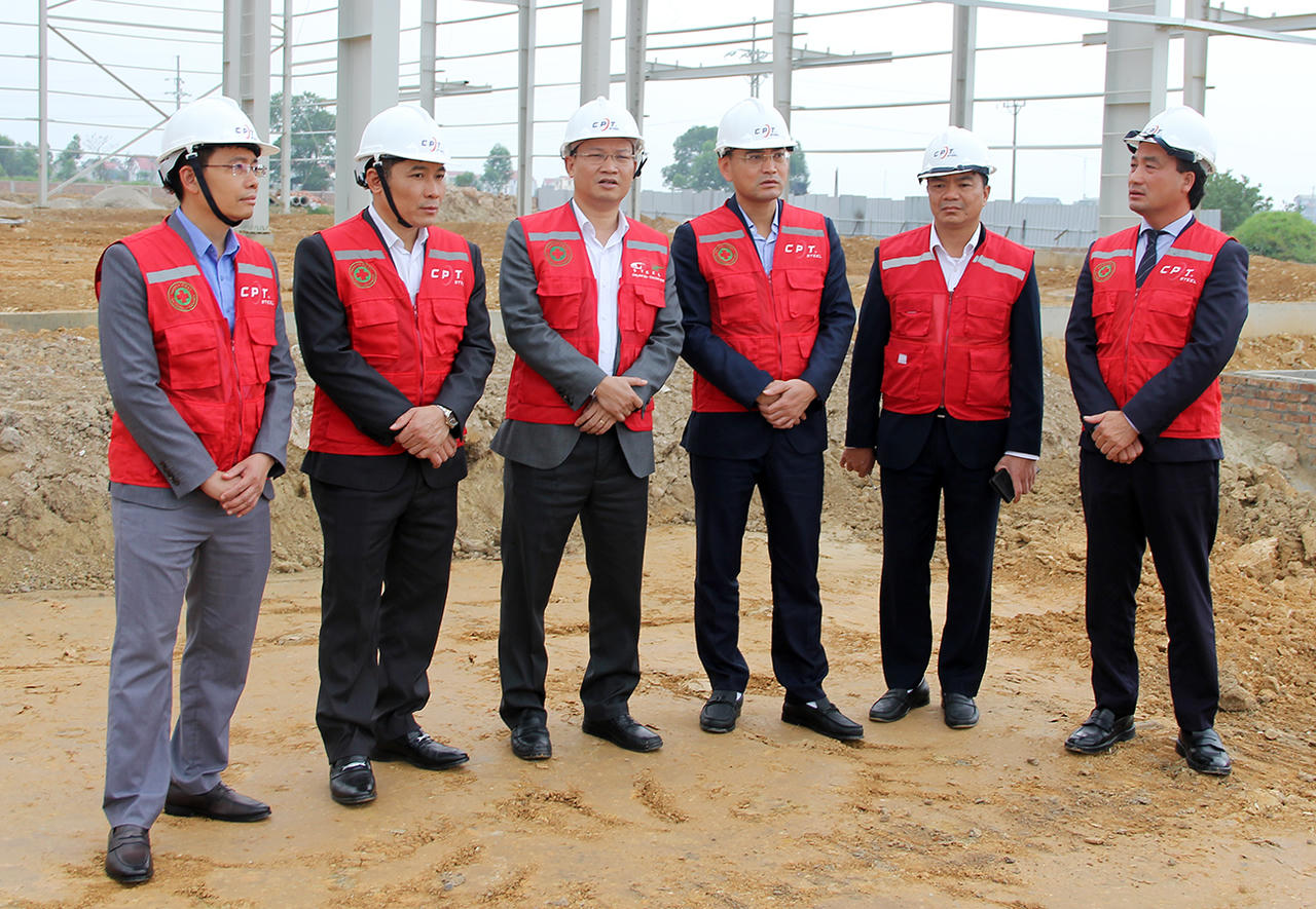 Phó Chủ tịch UBND tỉnh Bắc Ninh Phạm Văn Thịnh tham quan thực địa dự án “Tổ hợp sản xuất sản phẩm cơ khí”.