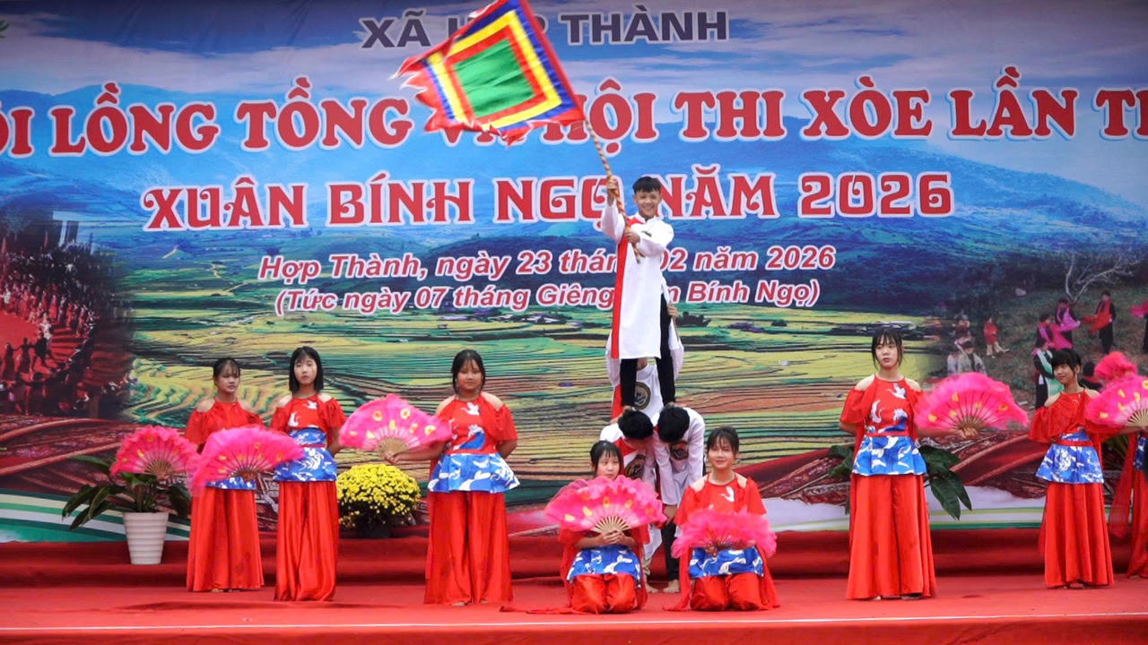 Cũng trong buổi sáng ngày 23/2,&nbsp;tại Nhà văn hóa xã Hợp Thành, thôn Tượng 3, Đảng ủy - HĐND - UBND - Ủy ban MTTQ Việt Nam xã Hợp Thành tổ chức Lễ hội Lồng Tồng và Hội thi xòe lần thứ I Xuân Bính Ngọ 2026.
