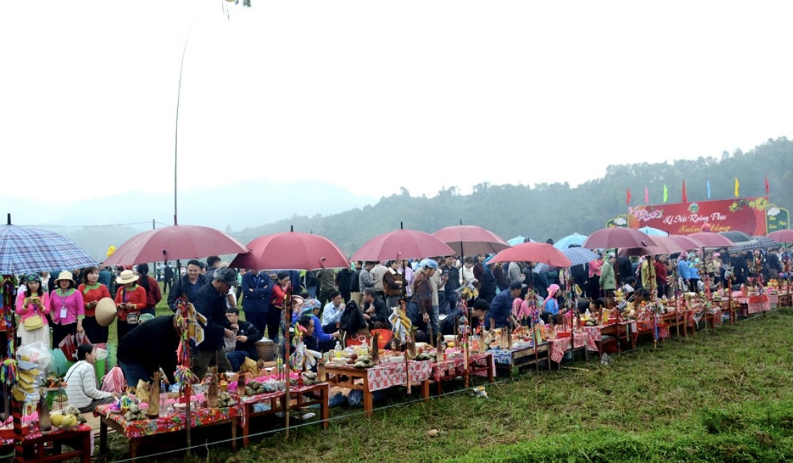 Lễ hội "Roóng poọc" là nét đẹp văn hóa truyền thống lâu đời của đồng bào các dân tộc trên địa bàn xã Cốc San.&nbsp;