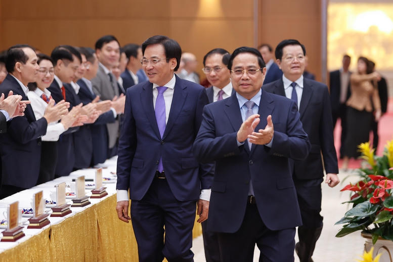 Thủ tướng: Văn phòng Chính phủ tập trung triển khai các công việc ngay từ ngày đầu tiên sau Tết- Ảnh 1.