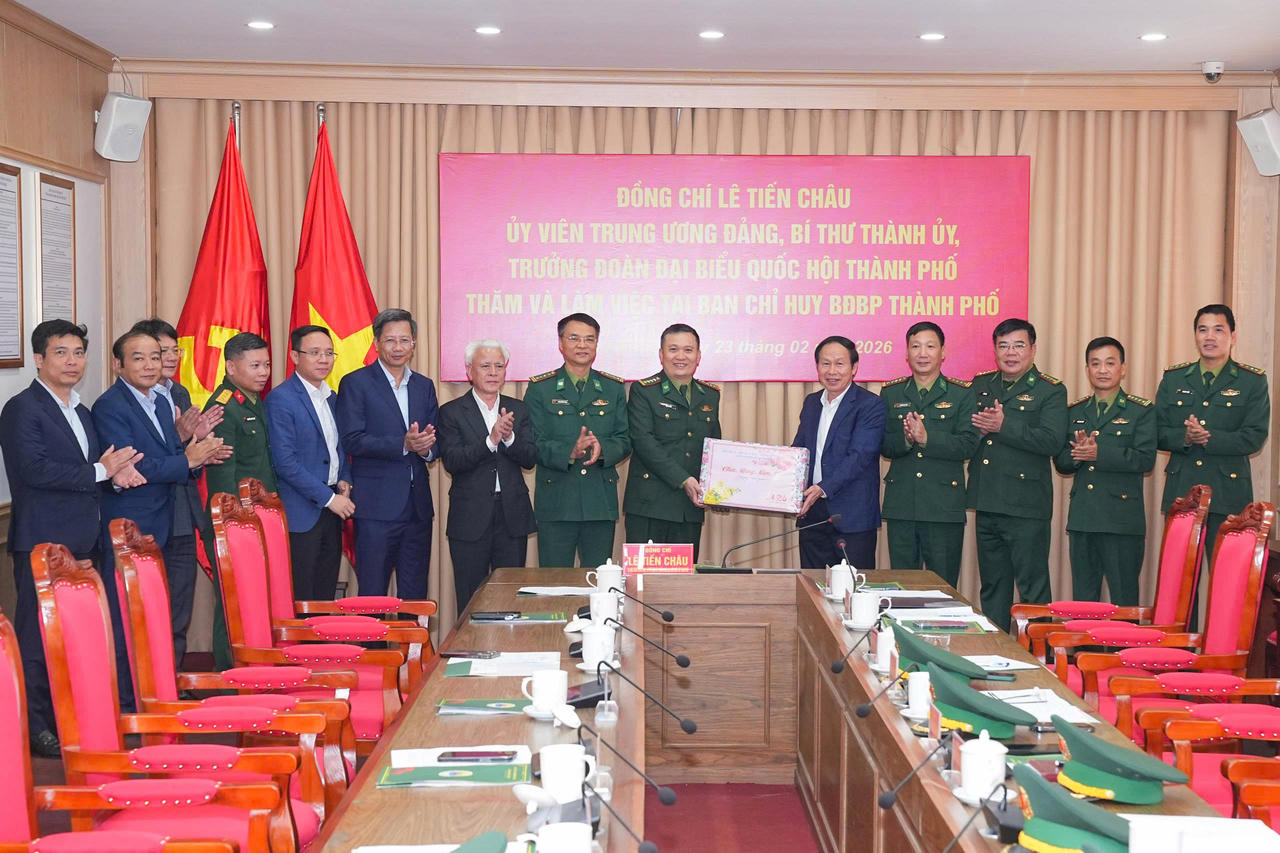 Bí thư Thành ủy Lê Tiến Châu làm việc với Hải quan và Bộ đội Biên phòng Hải Phòng