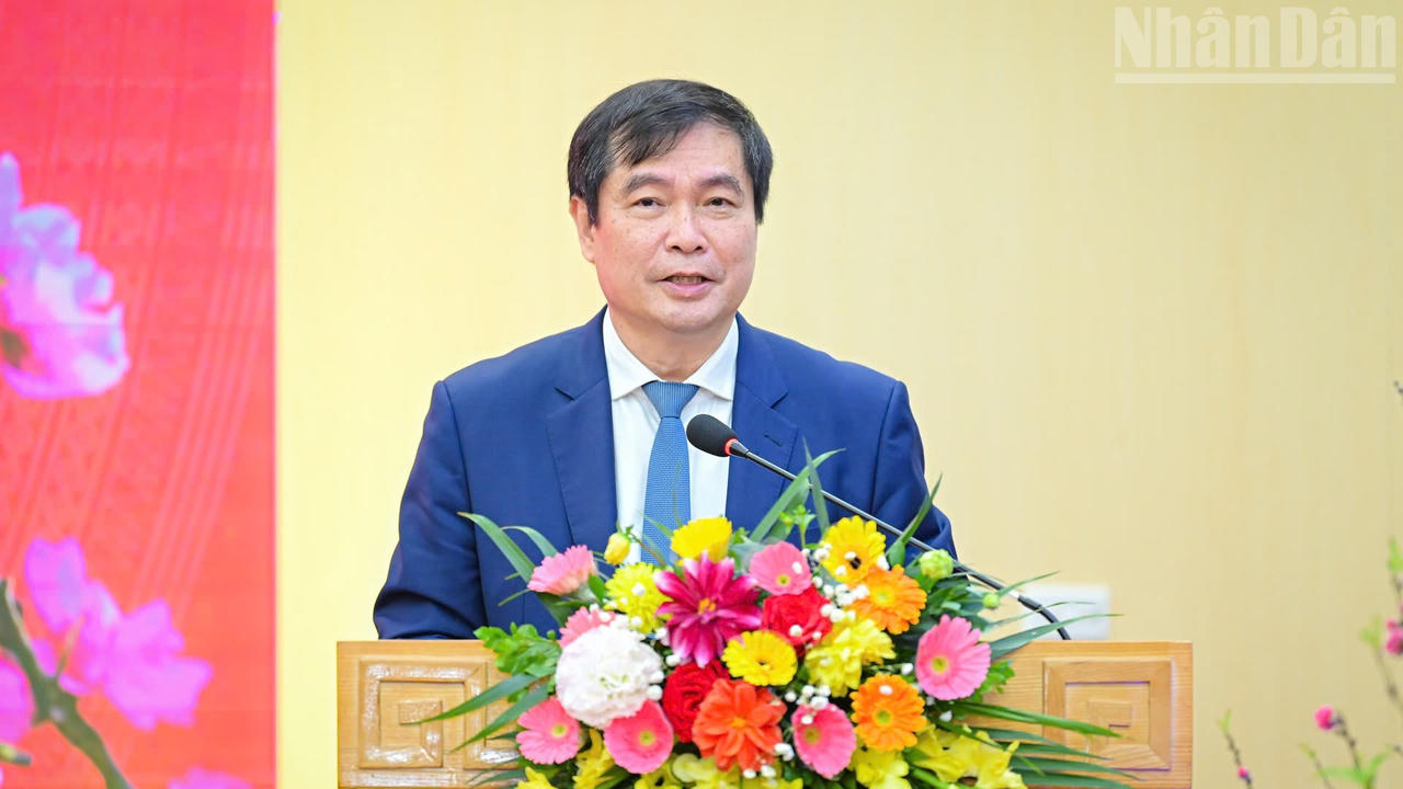 Ông Phan Xuân Thủy, Phó Trưởng ban Tuyên giáo và Dân vận Trung ương phát biểu kết luận. Ảnh: nhandan.vn