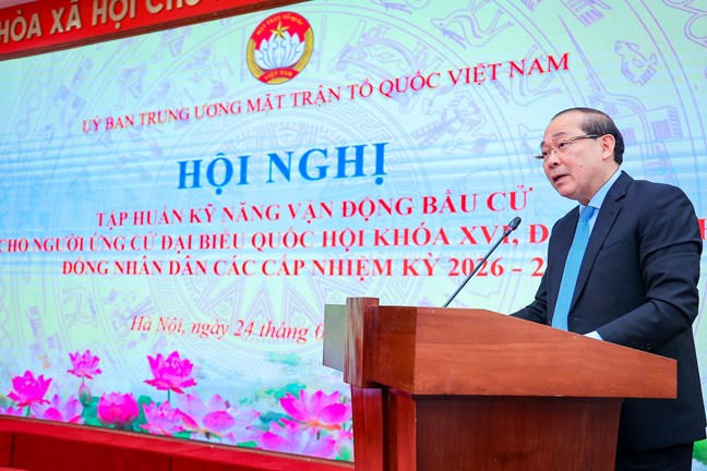 Phó Chủ tịch Ủy ban Trung ương MTTQ Việt Nam Hoàng Công Thủy phát biểu khai mạc Hội nghị.