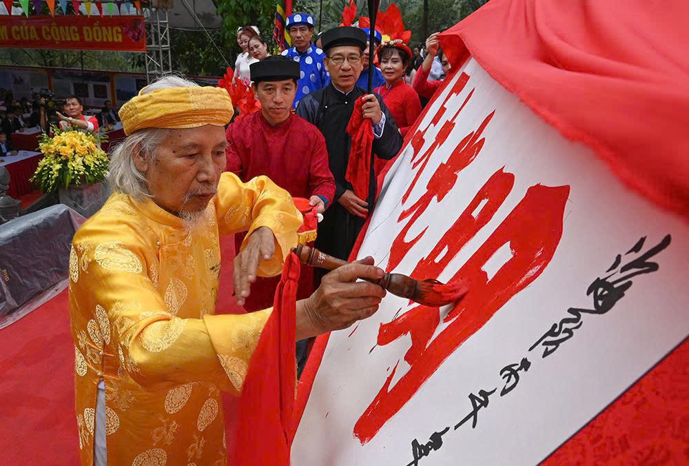 Hải Phòng: Khai bút đầu Xuân Bính Ngọ 2026 tại đền thờ thầy giáo Chu Văn An