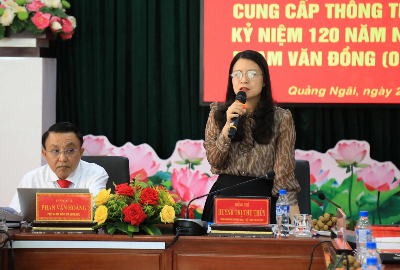 Bà Huỳnh Thị Thu Thủy, Phó Giám đốc Sở VH-TT-DL tỉnh Quảng Ngãi phát biểu tại buổi họp báo.