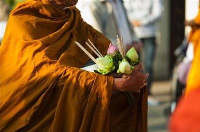 Tại sao nên cúng dường, làm thiện đầu năm mới? 1