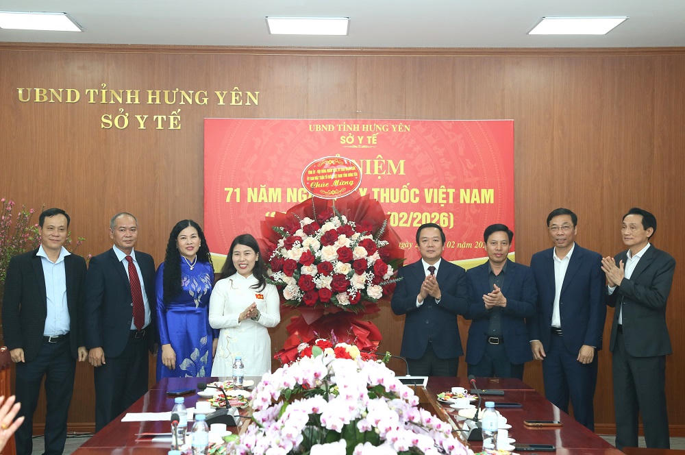 Lãnh đạo tỉnh Hưng Yên thăm, chúc mừng ngành Y tế nhân Ngày Thầy thuốc Việt Nam