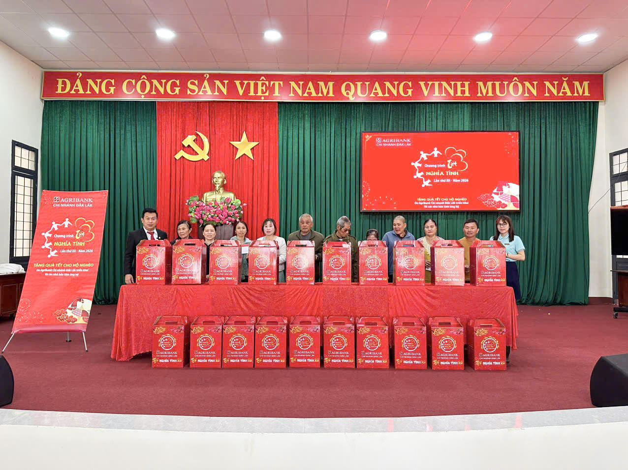 Agribank lan tỏa trách nhiệm xã hội trong hành trình 'Trao yêu thương - Tết trọn vẹn' Xuân Bính Ngọ 2026