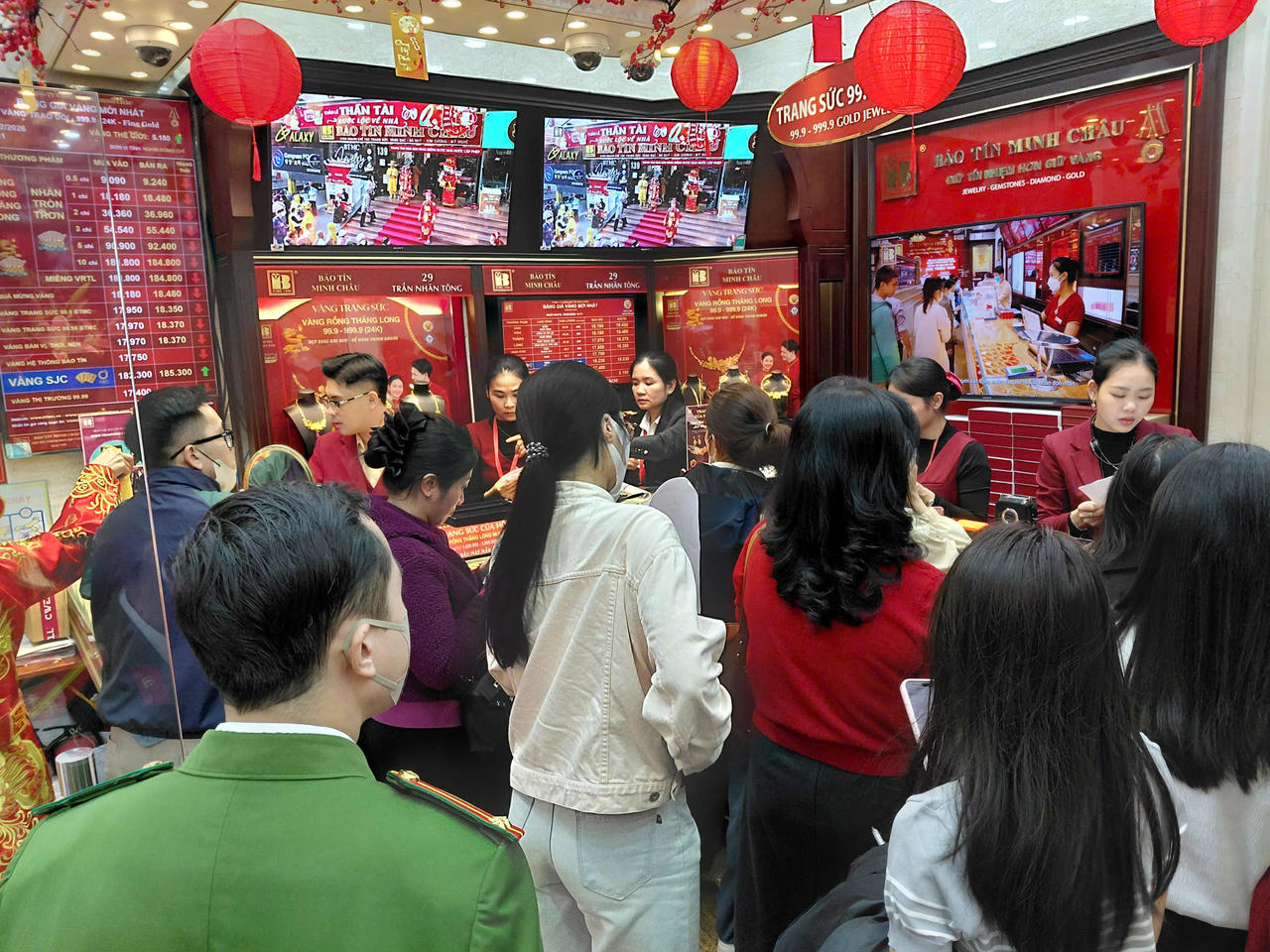 Nhu cầu “săn vàng lấy may” ngày thần tài tăng đột biến