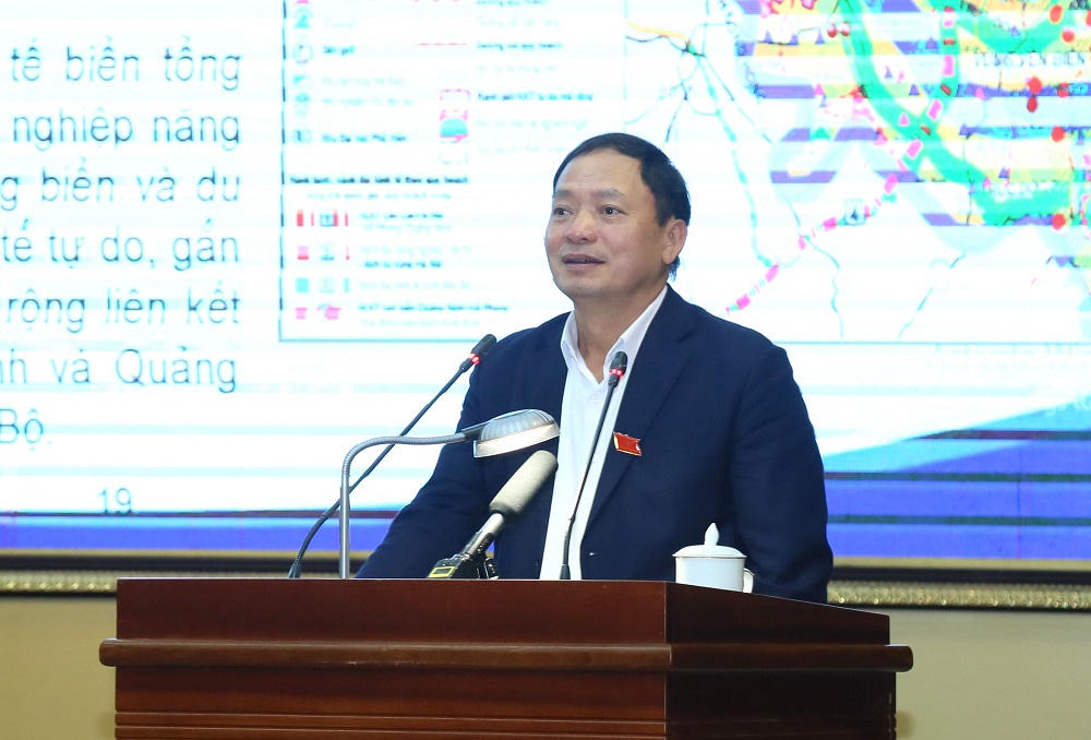 Chủ tịch HĐND tỉnh Trần Quốc Văn phát biểu bế mạc kỳ họp.