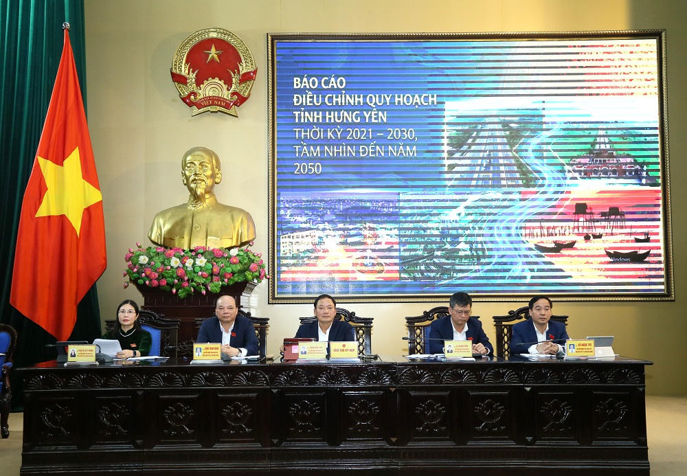 Chủ tọa Kỳ họp.